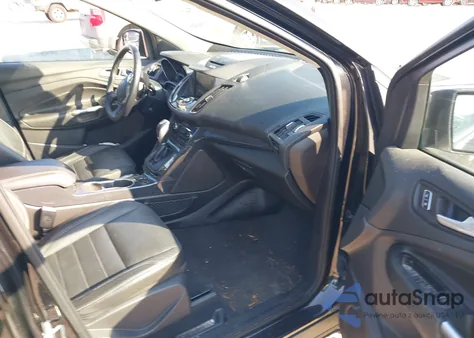 2014 Ford Escape Titanium z USA, uszkodzony, nr VIN 1FMCU9J9XEUD60083